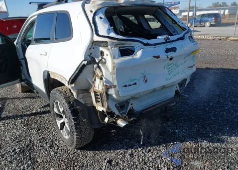 2015 Jeep Cherokee Trailhawk из США, поврежденный, VIN 1C4PJMBS0FW665987